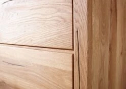 VILLANDERS #131 Armadio In Legno Di Quercia Selvatica - Oliato / Natur 56x40x205 11 VILLANDERS #131 Armadio In Legno Di Quercia Selvatica - Oliato / Natur 56x40x205 -Massivmoebel24 48 900 200 0031 4