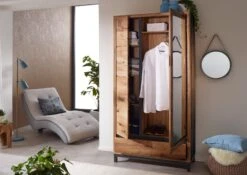 VILLANDERS #330 Armadio In Legno Di Quercia Selvatica - Oliato / Tabacco 103x40x205 11 VILLANDERS #330 Armadio In Legno Di Quercia Selvatica - Oliato / Tabacco 103x40x205 -Massivmoebel24 48 900 200 2030 5