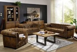 OXFORD Divano Chesterfield - Stoffa / Marrone - Stile Coloniale 148x86x72 16 OXFORD Divano Chesterfield - Stoffa / Marrone - Stile Coloniale 148x86x72 -Massivmoebel24 68 920 100 0041 7 1