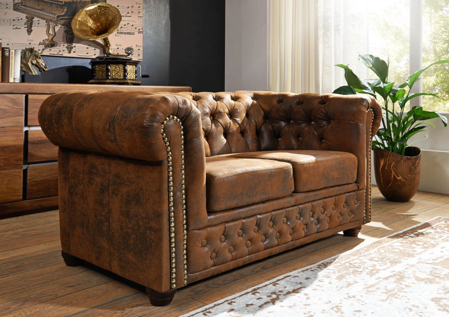 OXFORD Divano Chesterfield - Stoffa / Marrone - Stile Coloniale 148x86x72 4 OXFORD Divano Chesterfield - Stoffa / Marrone - Stile Coloniale 148x86x72 - immagine 2
