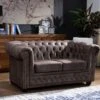 OXFORD Divano Chesterfield - Stoffa / Marrone Scuro - Stile Coloniale 148x86x72 2 OXFORD Divano Chesterfield - Stoffa / Marrone Scuro - Stile Coloniale 148x86x72 -Massivmoebel24 68 920 100 0045 1